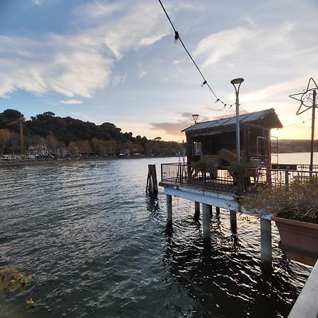 Chalet Romantico Sul Lago Appartement Anguillara Sabazia Buitenkant foto